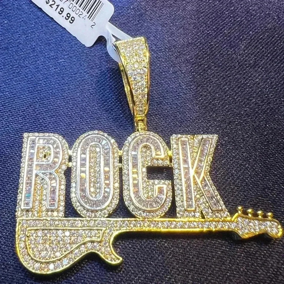 Guitar pendant 🎸 - Picture 3 of 3